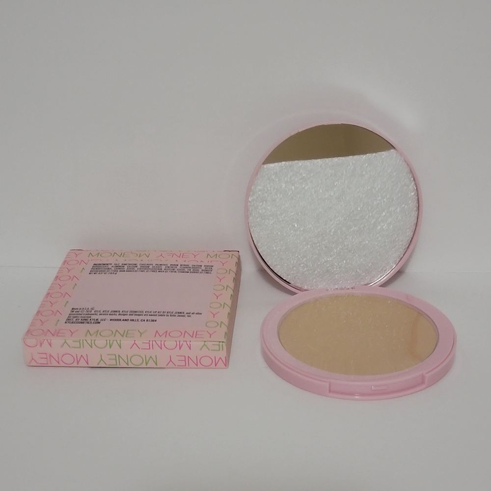 Kylie Jenner Cosmetics Pressed Body Glow Highlighter - Picture 3 of 6